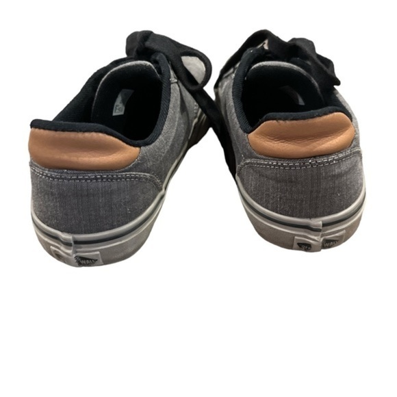 Vans - Picture 5 of 6